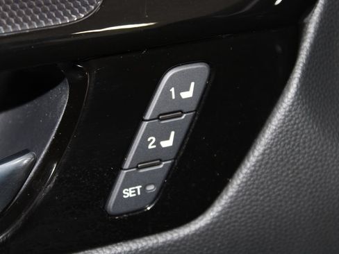 Used 2025 Honda CR-V EX-L image 40