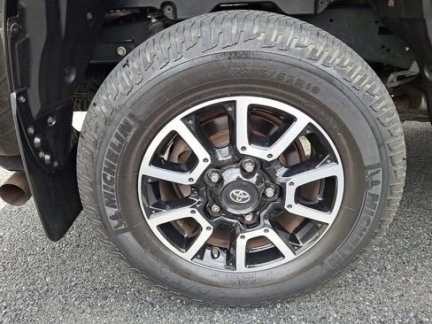 Used 2019 Toyota Tundra Limited w/ Limited Premium Package AWD/4WD image 7