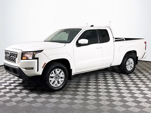 Used 2023 Nissan Frontier SV w/ SV Convenience Package image 4