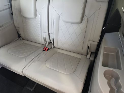 Used 2025 Volkswagen Atlas SEL Premium R-Line image 23