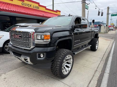 Used 2019 GMC Sierra 2500 Denali w/ Duramax Plus Package image 1