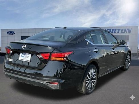 Used 2025 Nissan Altima 2.5 SV FWD image 4