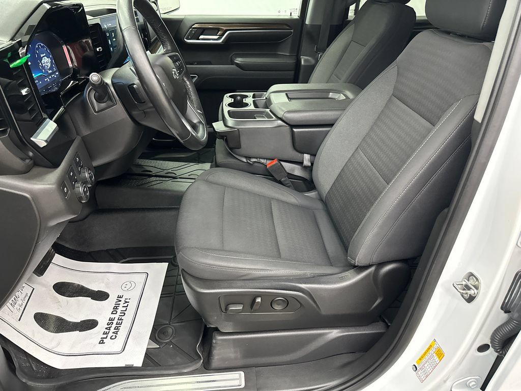 Used 2022 Chevrolet Silverado 1500 RST AWD/4WD image 9