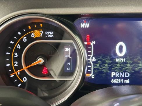 Used 2021 Jeep Wrangler Unlimited Sahara AWD/4WD image 13