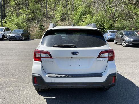 Used 2018 Subaru Outback 2.5i Limited image 4