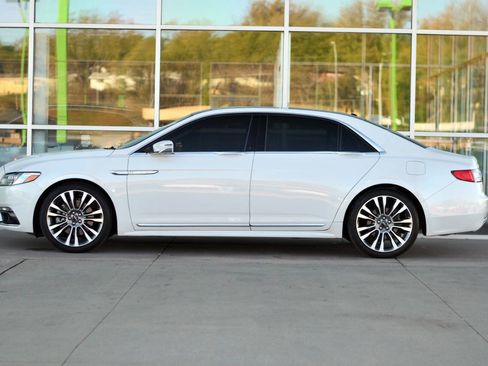 Used 2017 Lincoln Continental Reserve w/ Luxury Package image 4