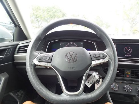 Used 2022 Volkswagen Jetta S FWD image 33