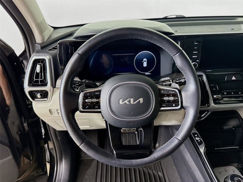 Used 2023 Kia Sorento SX Prestige image 12