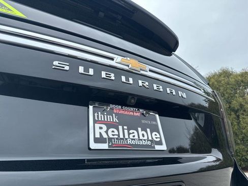 Used 2023 Chevrolet Suburban LT w/ Luxury Package AWD/4WD image 14