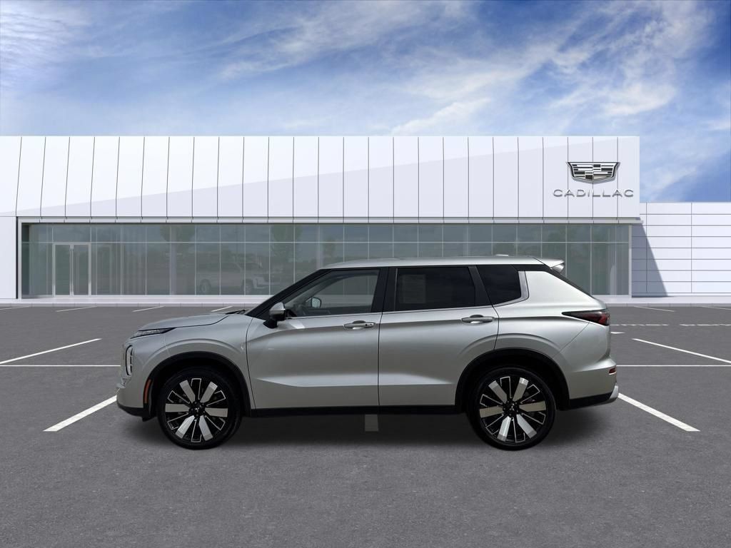 Used 2025 Mitsubishi Outlander SE AWD/4WD image 5
