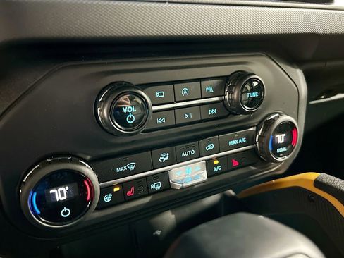 Used 2024 Ford Bronco Badlands AWD/4WD image 16