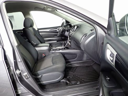 Used 2018 Nissan Pathfinder SV w/ SV All Weather Package image 30