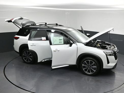 New 2026 Nissan Pathfinder Platinum image 33