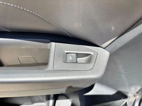 Used 2023 Volkswagen Atlas SE FWD image 22