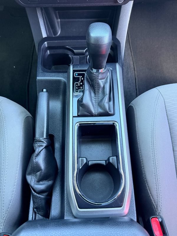 Used 2017 Toyota Tacoma SR5 AWD/4WD image 33