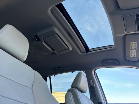 Used 2019 Honda Pilot Touring image 15