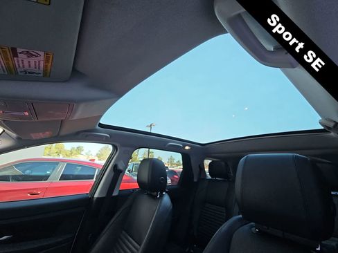 Used 2020 Land Rover Discovery Sport SE image 29