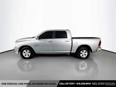 Used 2021 RAM 1500 Classic SLT image 8