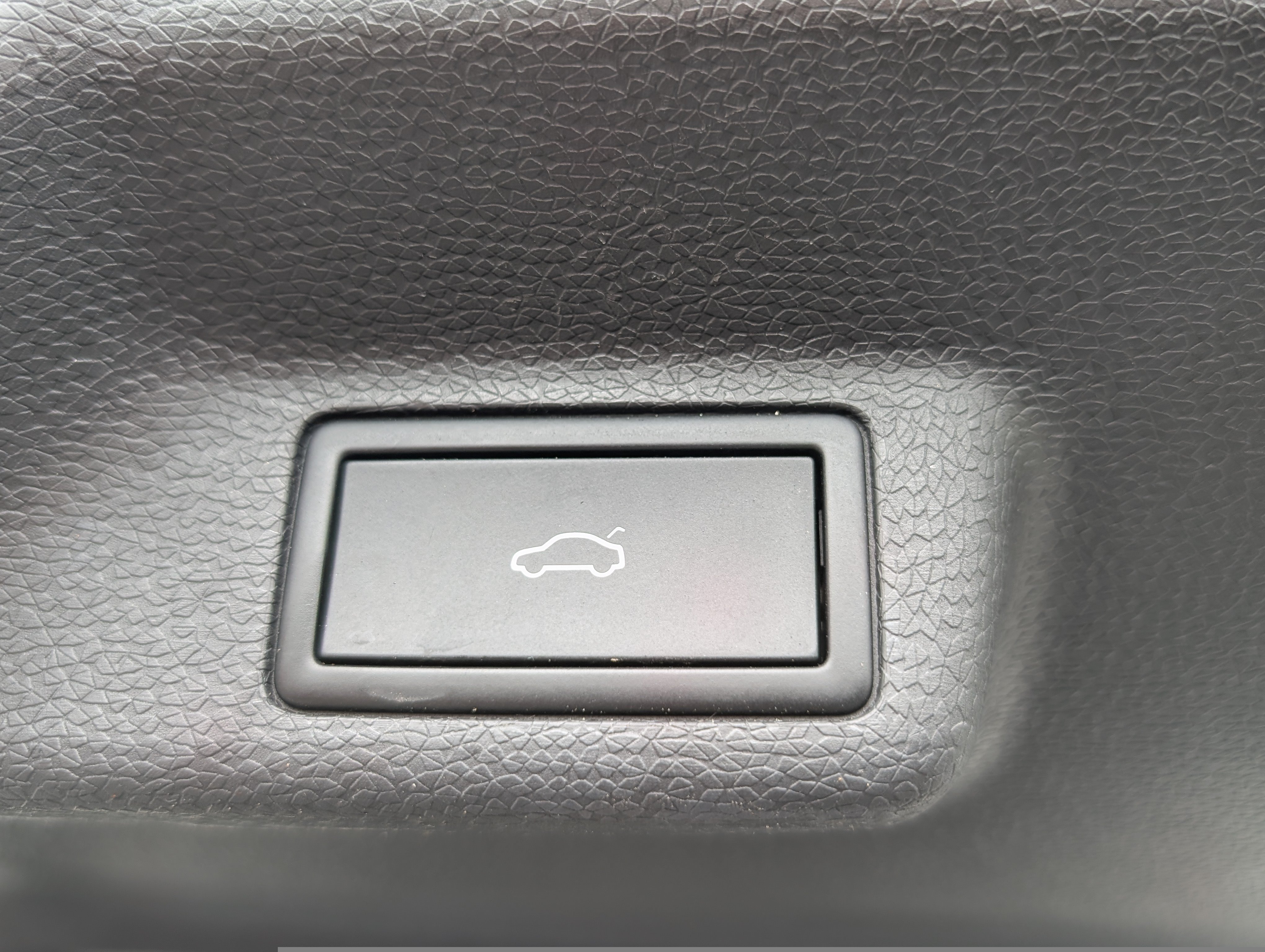 Used 2025 Volkswagen ID. Buzz 1st Edition AWD/4WD image 15