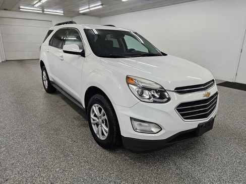 Used 2017 Chevrolet Equinox LT w/ Convenience Package image 3