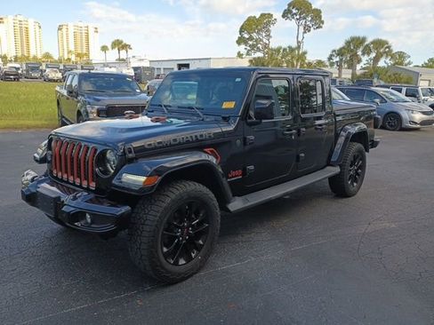 Used 2021 Jeep Gladiator Overland image 2