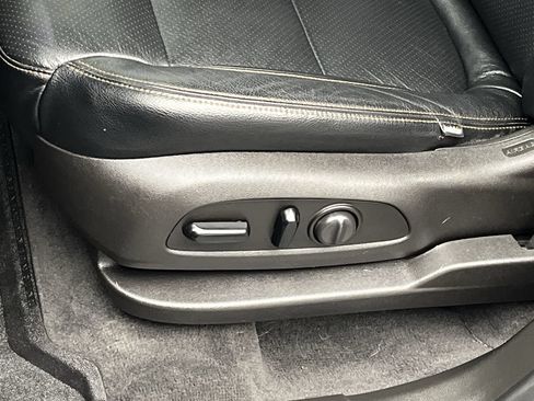 Used 2019 Chevrolet Traverse LT FWD image 9