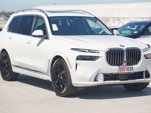 Used 2026 BMW X7 xDrive40i w/ Premium Package AWD/4WD image 3