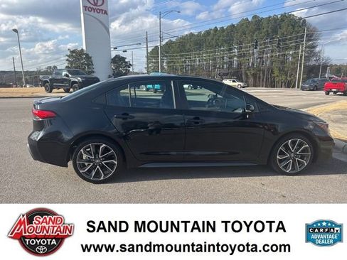 Used 2022 Toyota Corolla XSE image 2