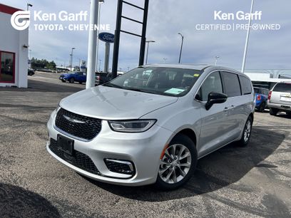 Used 2026 Chrysler Pacifica Limited