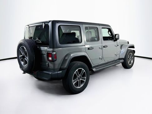 Used 2023 Jeep Wrangler Sahara w/ Cold Weather Group AWD/4WD image 5