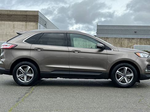 Used 2019 Ford Edge SEL w/ Equipment Group 201A image 6