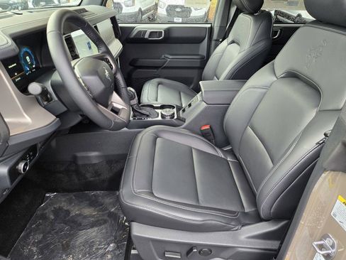 New 2026 Ford Bronco Outer Banks image 8