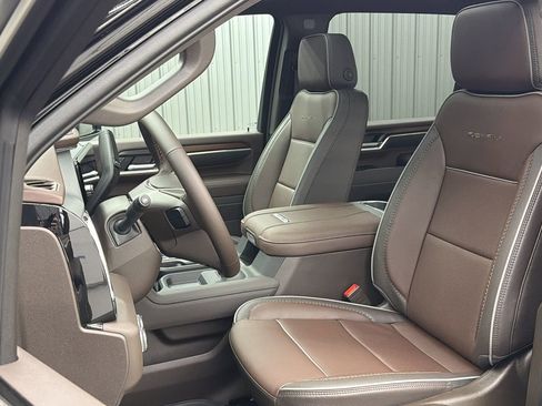 Used 2025 GMC Sierra 3500 Denali w/ Denali Reserve Package image 33