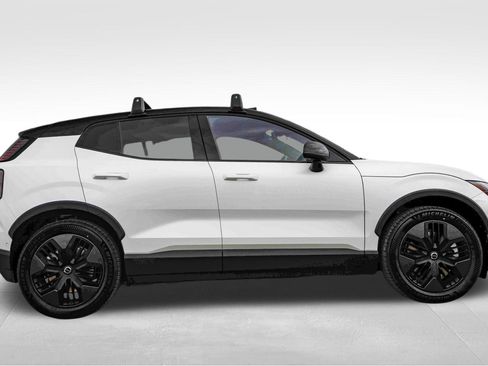 New 2026 Volvo EX30 Cross Country Ultra w/ Protection Package Premier AWD/4WD image 4