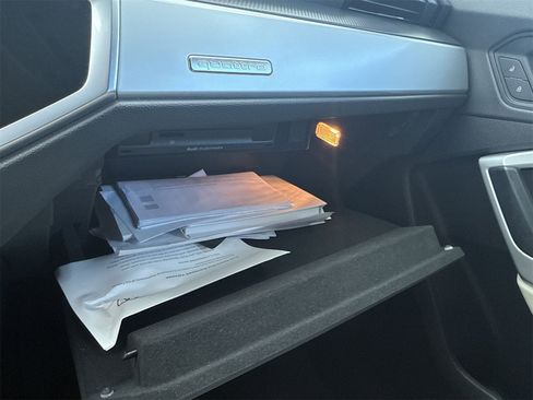 Used 2020 Audi Q3 2.0T Premium image 27