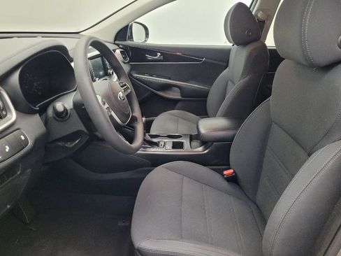 Used 2019 Kia Sorento LX image 17