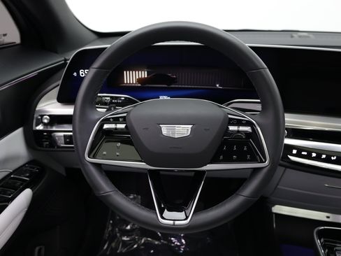 Used 2024 Cadillac Lyriq Luxury RWD image 32