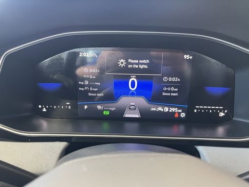 Used 2025 Volkswagen Jetta SE image 14