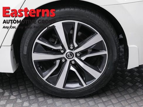 Used 2020 Nissan Maxima 3.5 SV w/ Floor Mat Group image 8