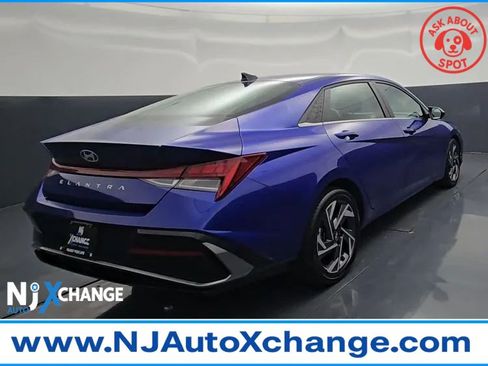 Used 2025 Hyundai Elantra SEL FWD image 12
