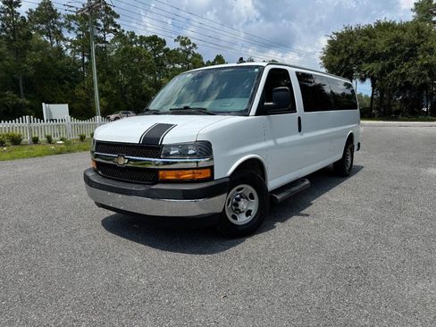 Used 2019 Chevrolet Express 3500 LT w/ LT Preferred Equipment Group RWD image 25