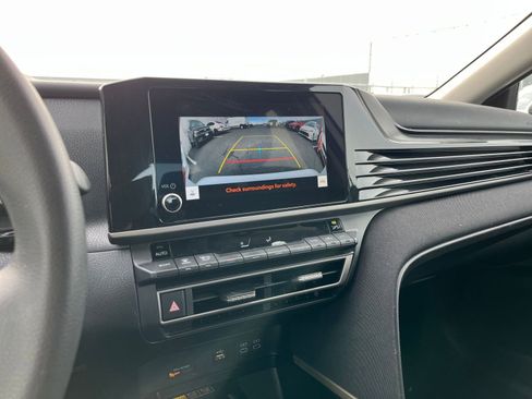 Used 2025 Toyota Camry LE image 21