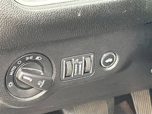 Used 2022 Dodge Challenger GT image 10