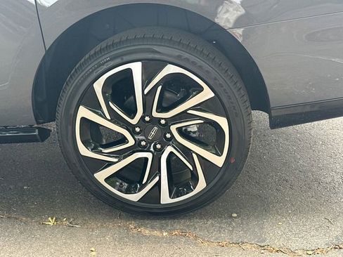 New 2026 Lincoln Navigator L Black Label AWD/4WD image 22