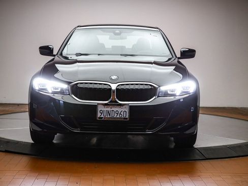 Used 2025 BMW 330i Sedan w/ Premium Package image 2