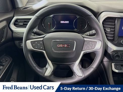 Used 2023 GMC Acadia SLT w/ Technology Package AWD/4WD image 17