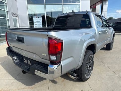 Used 2023 Toyota Tacoma SR5 AWD/4WD image 8