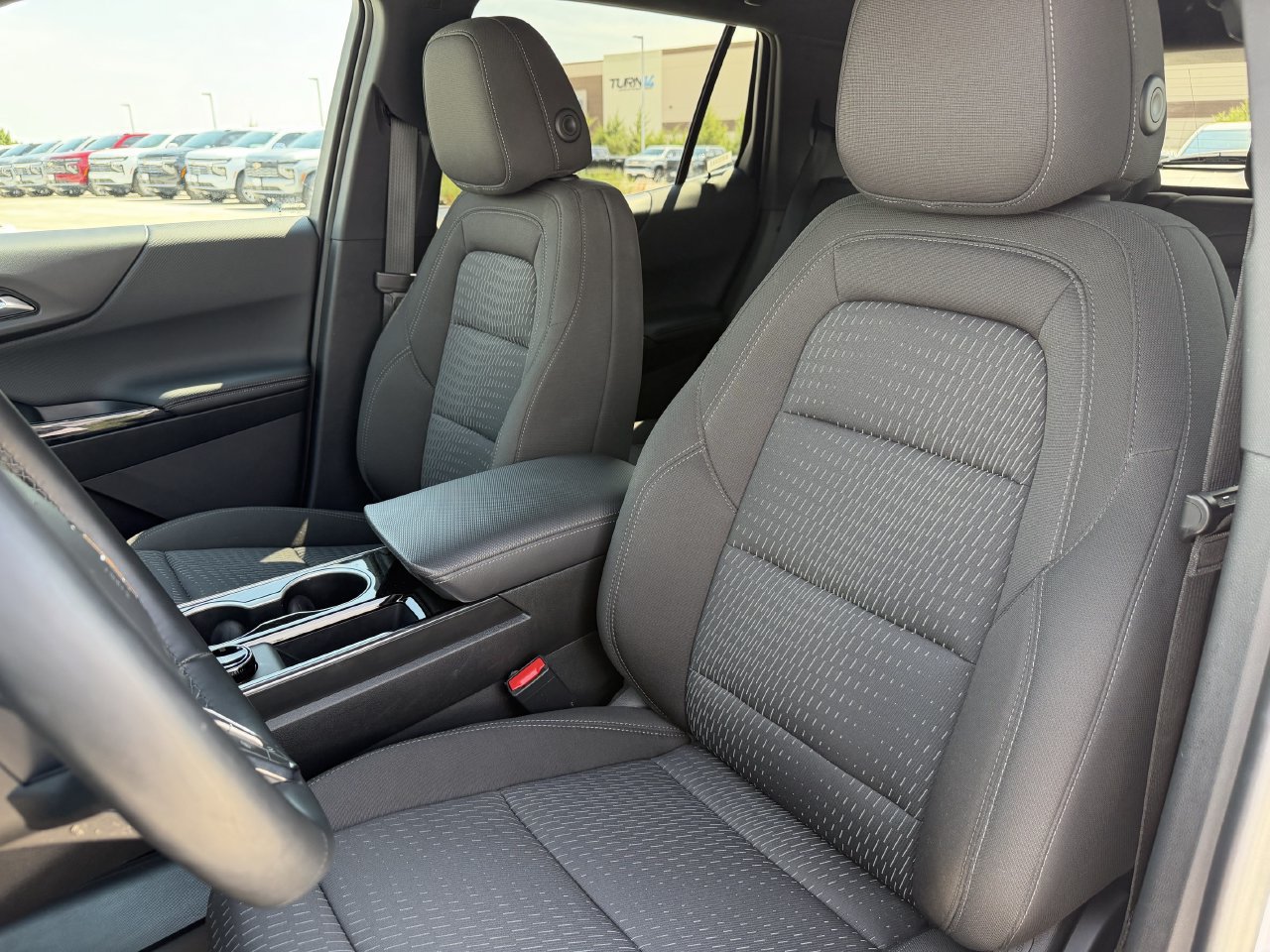 Used 2026 Chevrolet Equinox LT AWD/4WD image 22