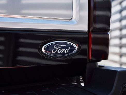 Used 2022 Ford F450 Limited w/ FX4 Off-Road Package AWD/4WD image 15