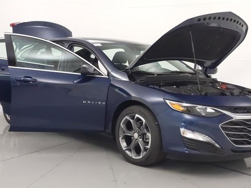 Used 2020 Chevrolet Malibu LT image 9